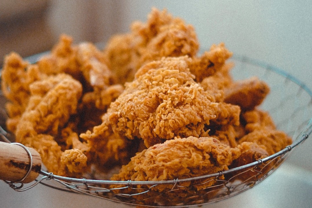 Atención fanáticos del pollo frito estilo americano porque ya se consigue en Funes
